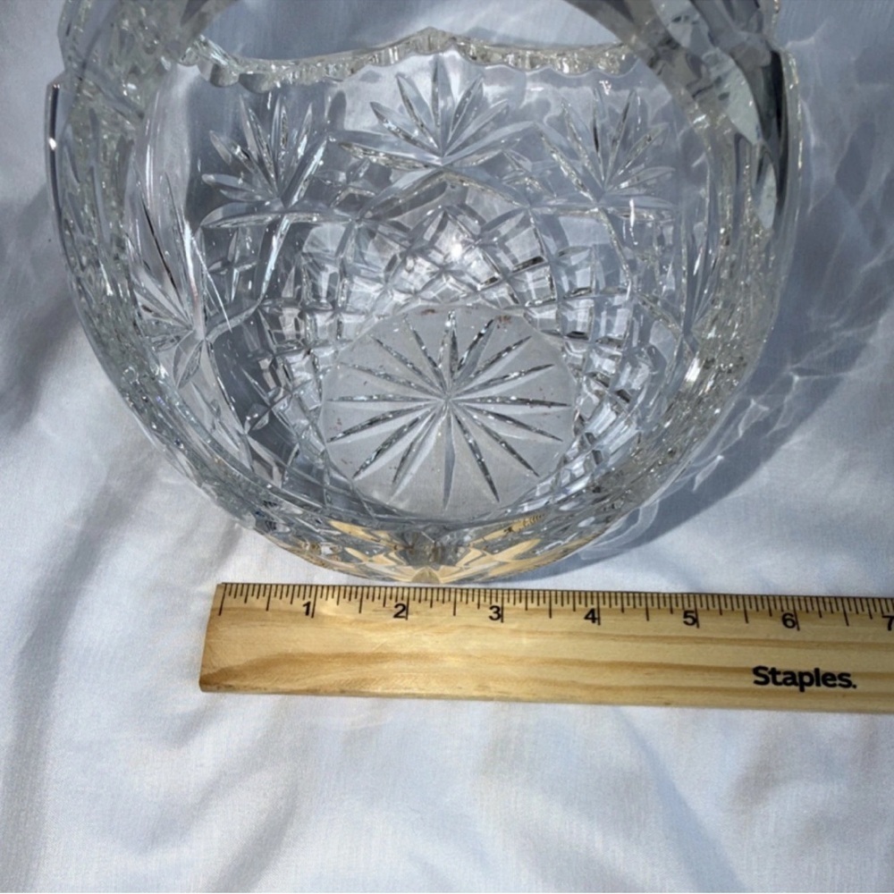 Vintage Hand-Cut Lead Crystal Basket Bowl – 6" Starburst & Diamond Design - Picture 10 of 11